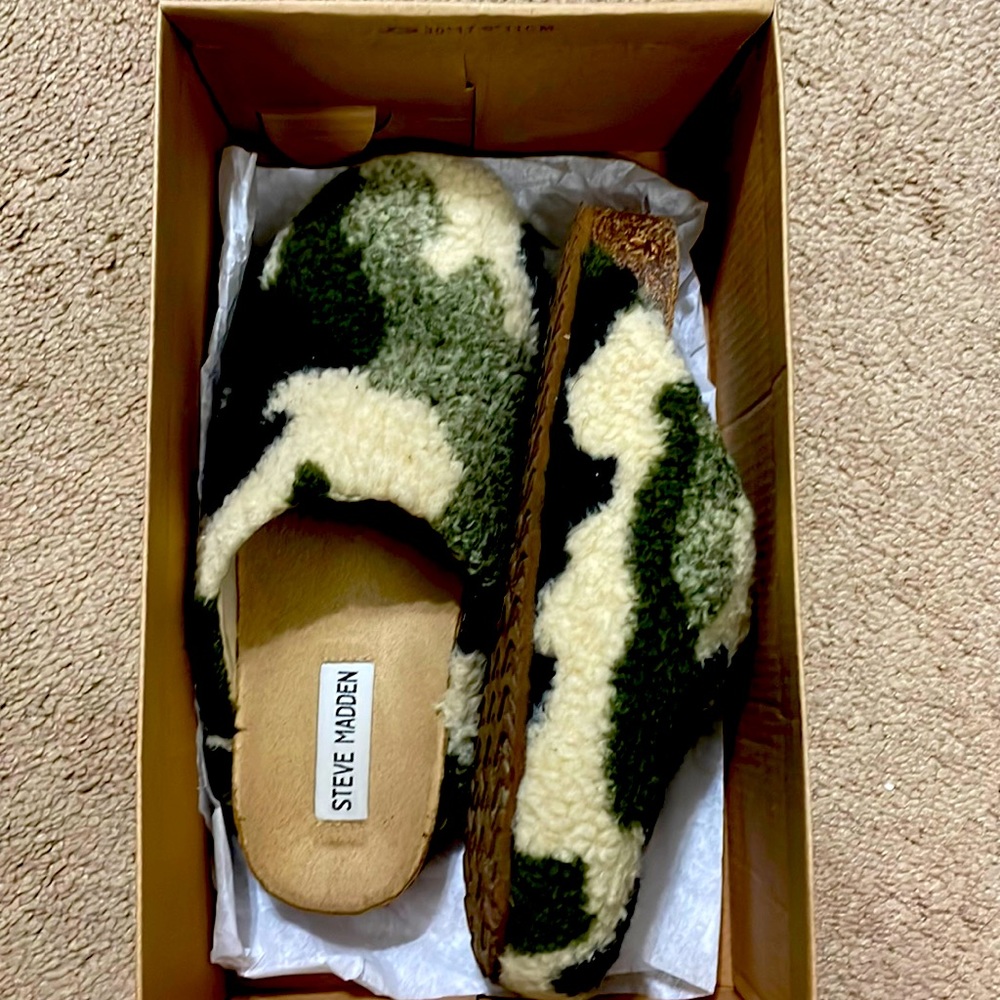 Steve Madden Camo Slides